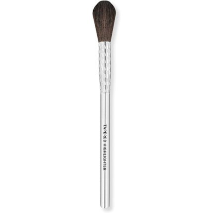 F08 Tapered Highlighter Brush - Maison des fragrances