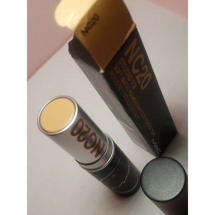 Mac Studio Fix Soft Matte Foundation Stick NC20 Full Size 0.3 fl oz - Maison des fragrances