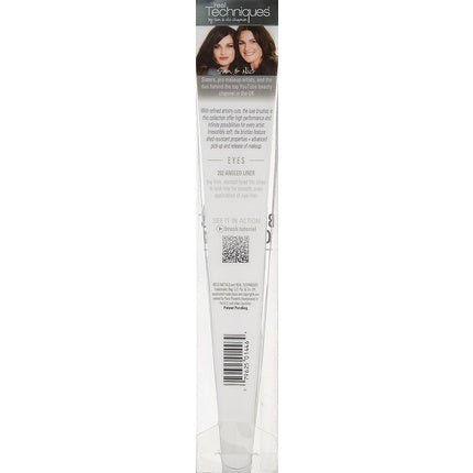 Real Techniques 1446 202 Angled Liner Brush - Maison des fragrances