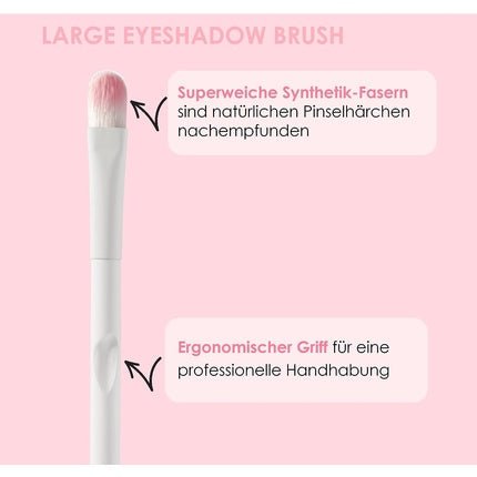 Wet 'N' Wild Large Eyeshadow Brush with Rounded Design - Maison des fragrances